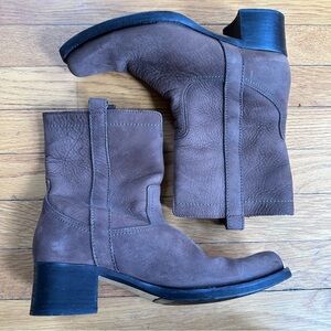 La Canadienne 28001 Brown Leather 2” Heal Pull On Boots Size Women’s 8.5